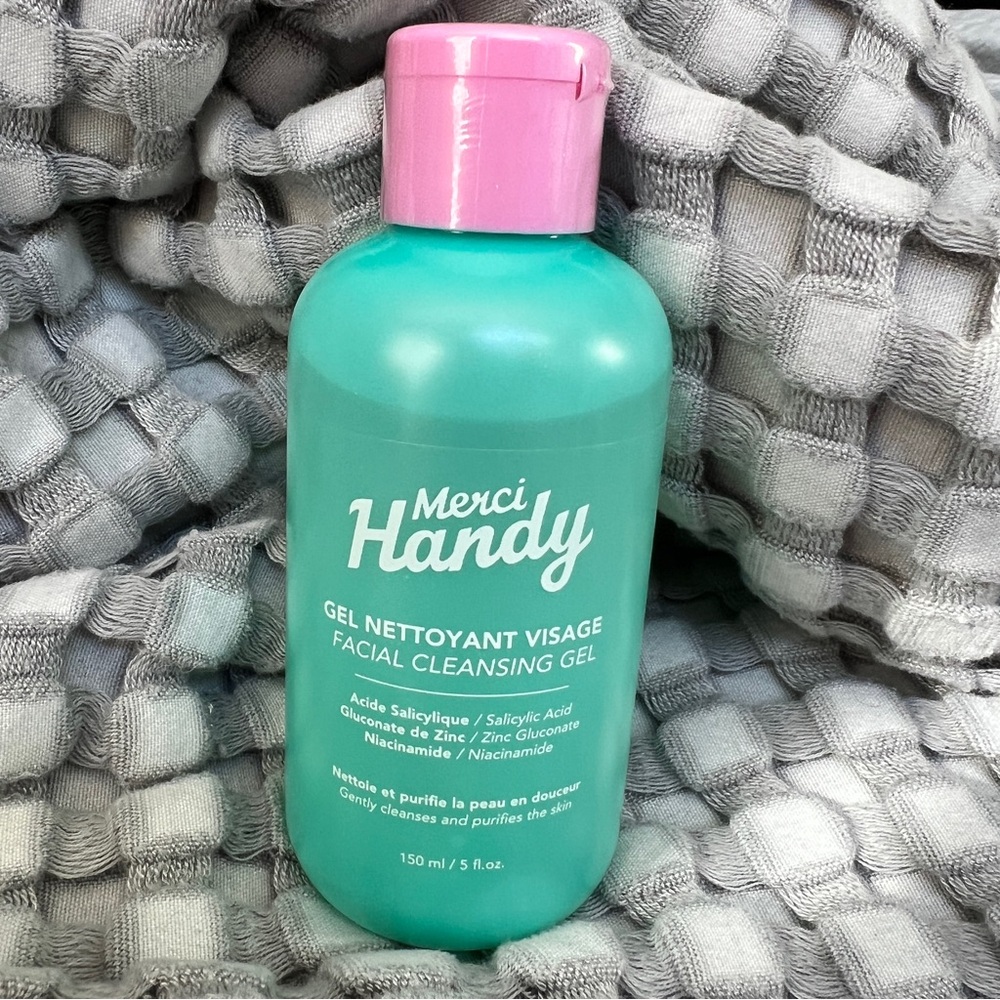 NEW! Refreshing Facial Cleansing Gel - Aqua and Pink